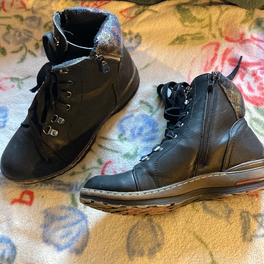 Ankle High zipper black boots